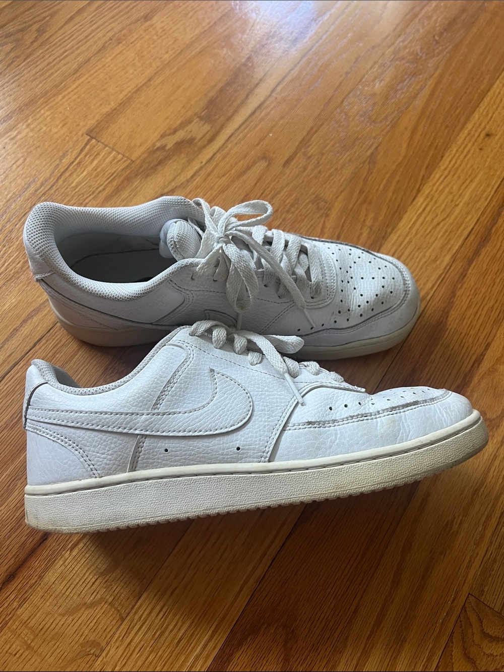 Nike White Low-Top Sneakers with Swoosh